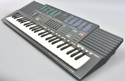 Yamaha-PSS-380 miniature FM synth